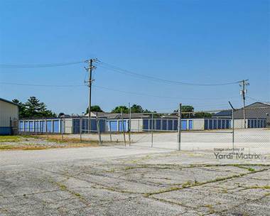 Storage Units for Rent available at 1 Kemp Road, Chatham, IL 62629