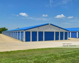 Photo 2 of Extra Space Storage - 1125 Hickox Drive, Lincoln, IL