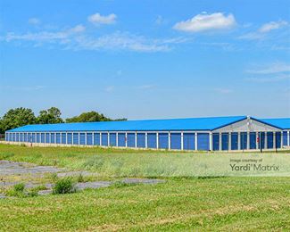 Photo 4 of Extra Space Storage - 1125 Hickox Drive, Lincoln, IL