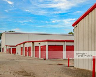 Photo 2 of CubeSmart Self Storage - 6212 Hollytree Drive, Tyler, TX