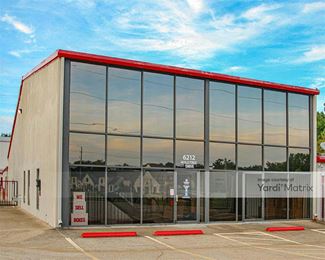 Photo 3 of CubeSmart Self Storage - 6212 Hollytree Drive, Tyler, TX