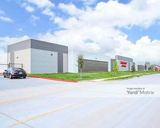 Photo 4 of CubeSmart Self Storage - 32804 Hunt Road, Brookshire, TX