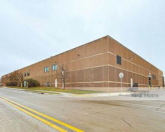Photo 2 of Devon Self Storage - 1201 South Hastings Way, Eau Claire, WI