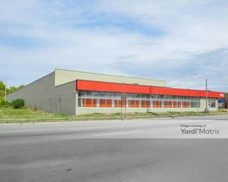Photo 3 of 1-800-Self-Storage - 21170 West Eight Mile Road, Southfield, MI