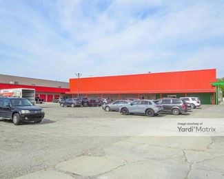 Photo 4 of 1-800-Self-Storage - 21170 West Eight Mile Road, Southfield, MI