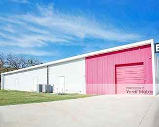 Photo 2 of Extra Space Storage - 8101 N I- 35 Service Road, Oklahoma City, OK