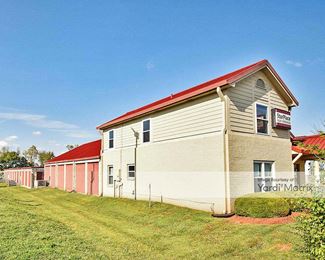 Photo 2 of Storplace Self Storage - 1628 Campbell Lane, Bowling Green, KY