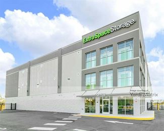 Photo 2 of Extra Space Storage - 30273 Commerce Drive, San Antonio, FL