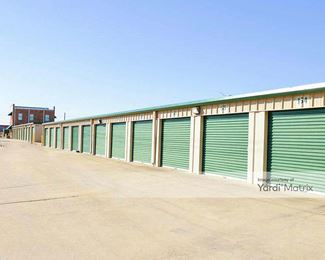 Photo 4 of Sante Fe Self Storage - 530 South Zapata Hwy, Laredo, TX
