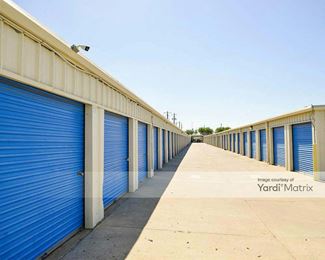 Photo 5 of Calton Self Storage - 910 East Calton Road, Laredo, TX