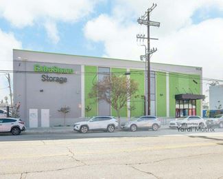 Photo 4 of Extra Space Storage - 18618 Oxnard Street, Tarzana, CA