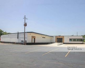 Photo 4 of Wauwatosa Self Storage - 5151 West State Street, Milwaukee, WI