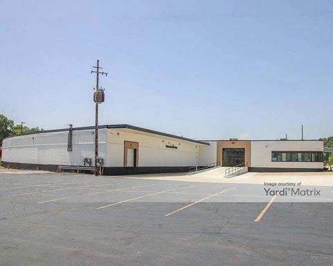 Photo 4 of Wauwatosa Self Storage - 5151 West State Street, Milwaukee, WI