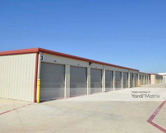 Photo 2 of North Bartlett Self Storage - 7121 North Bartlett Avenue, Laredo, TX