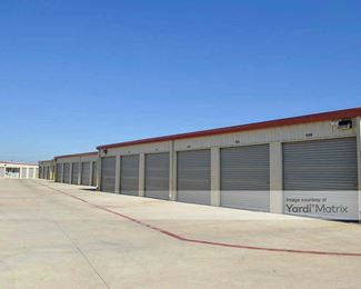 Photo 3 of North Bartlett Self Storage - 7121 North Bartlett Avenue, Laredo, TX