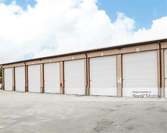 Photo 3 of People-s Choice Storage - 2105 Button Lane, La Grange, KY