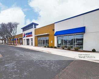 Photo 2 of Storage of America - 970 North Lake Street, Aurora, IL