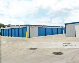 Photo 2 of StorQuest Self Storage - 3170 East Gerard Street, Merced, CA