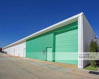Photo 2 of Extra Space Storage - 617 West 33rd Street, Edmond, OK