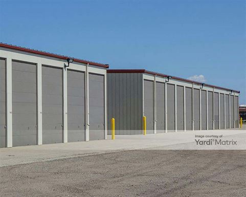 Photo 3 of Five Star Storage - 3320 Hamilton Street #6, Bismarck, ND