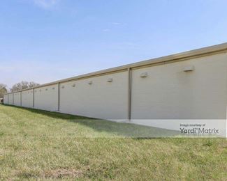 Photo 2 of Public Storage - 710 SE 8th Avenue, Topeka, KS