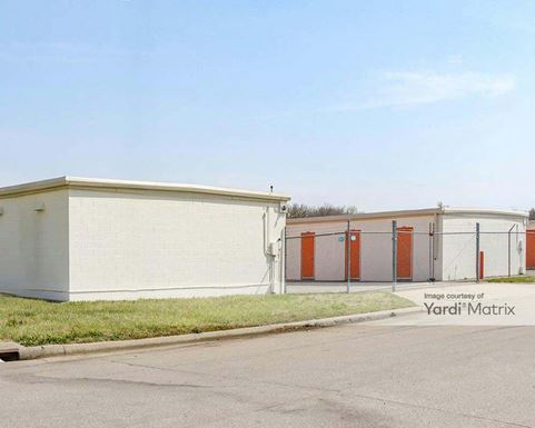 Photo 3 of Public Storage - 710 SE 8th Avenue, Topeka, KS