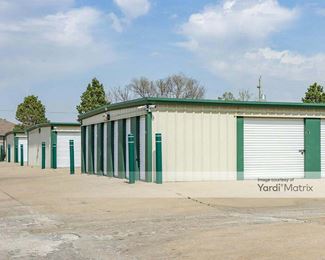 Photo 3 of Spare Garage Storage - 4431 SE California Avenue, Topeka, KS