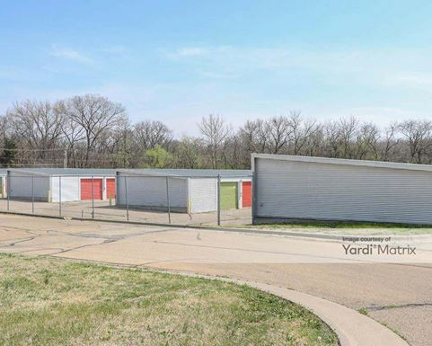 Photo 3 of Armor Storage	 - 447 SE 29th Street, Topeka, KS