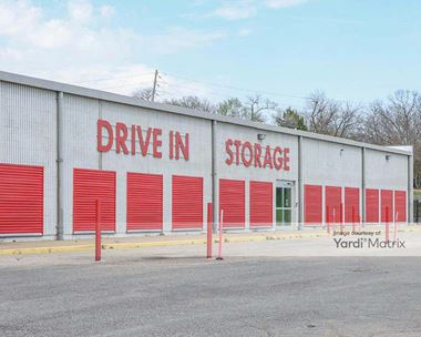 Storage Units for Rent available at 240 SE 29th Street, Topeka, KS 66605
