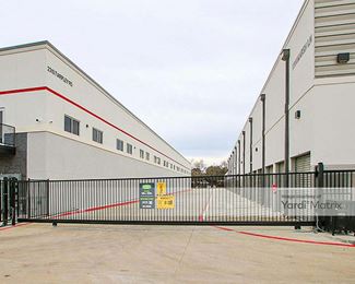 Photo 4 of Extra Space Storage - 2308 Marsh Lane, Carrollton, TX