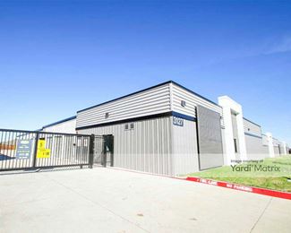 Photo 1 of Extra Space Storage - 3121 Brown Street, Waxahachie, TX