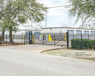 Photo 2 of Extra Space Storage - 7134 Golfway Street, Houston, TX