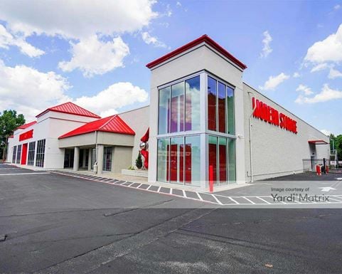 Photo 1 of Modern Storage - 2510 Cantrell Road, Little Rock, AR