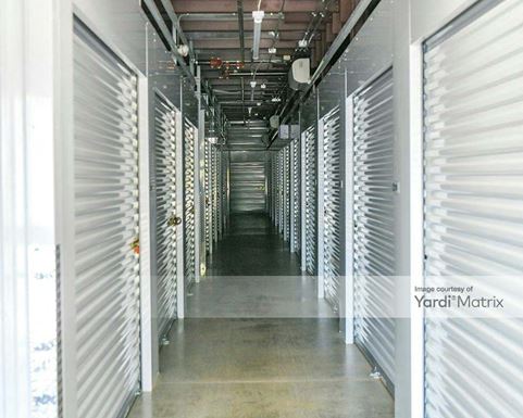 Photo 4 of StoreEase - 206 Apple Avenue, Dothan, AL