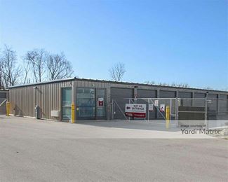 Photo 3 of 10 Federal Storage - 229 Sussex Street, Pewaukee, WI