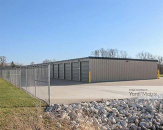 Photo 5 of 10 Federal Storage - 229 Sussex Street, Pewaukee, WI