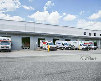 Photo 4 of Extra Space Storage - 27 Bond Street, Central Valley, NY