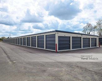Photo 2 of Super Giant Storage - 53721 Gratiot Avenue, Chesterfield, MI