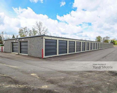 Photo 4 of Super Giant Storage - 53721 Gratiot Avenue, Chesterfield, MI