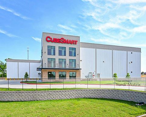 Photo 3 of CubeSmart Self Storage - 601 West Tidwell Road, Houston, TX