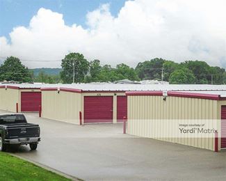 Photo 4 of Priceless Storage - 487 Lincoln Lake Ave SE, Lowell, MI