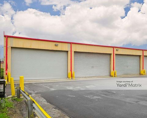 Photo 5 of CubeSmart Self Storage - 140 Sears Street, Highland Park, MI