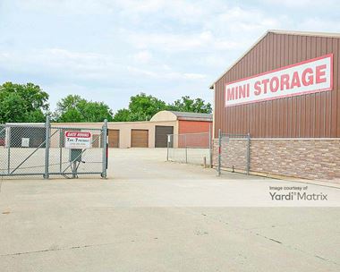 Storage Units for Rent available at 220 8th Avenue SW, Waverly, IA 50677