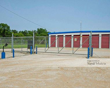 Storage Units for Rent available at 1627 South Elk Run Road, Waterloo, IA 50703