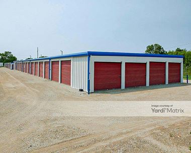 Storage Units for Rent available at 1627 South Elk Run Road, Waterloo, IA 50703