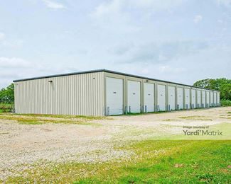 Photo 4 of Storage Rentals of America - 3000 South Hudson Road, Cedar Falls, IA