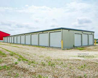 Photo 6 of Storage Rentals of America - 3000 South Hudson Road, Cedar Falls, IA