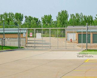 Photo 2 of Storage Rentals of America - 3680 University Avenue Suite #A, Waterloo, IA