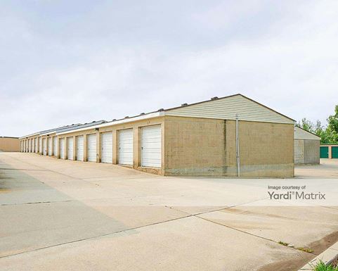 Photo 5 of Storage Rentals of America - 3680 University Avenue Suite #A, Waterloo, IA