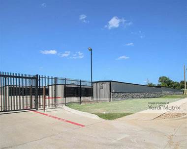 Storage Units for Rent available at 3905 North Main Street, Cleburne, TX 76033